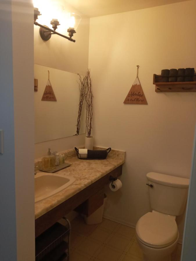 Village Center 2 Bedroom Condo Big White المظهر الخارجي الصورة